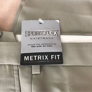 NWT Men’s Pants Khakis. IZOD Sportflex. Flexible Waistband. 42” Waist. Cuffed.